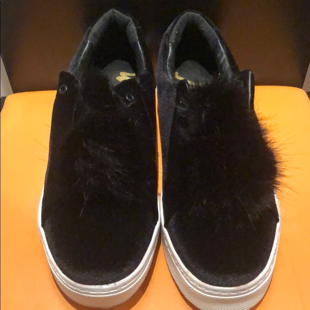 Sam Edelman sneakers .